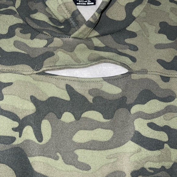 New crop hoodie - Picture 2 of 3